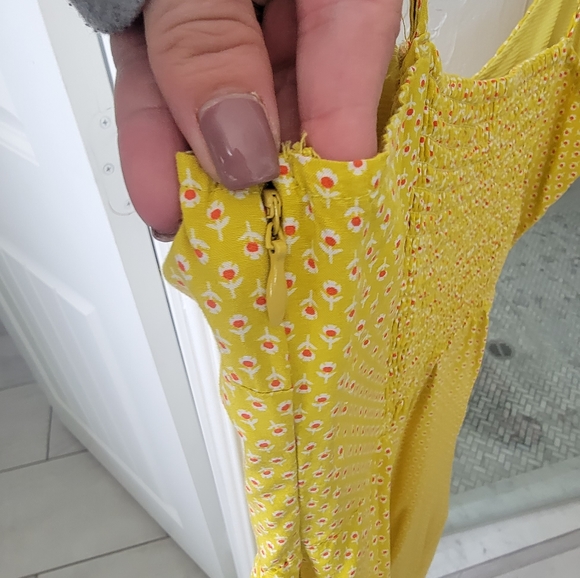 Yellow sundress. Adorable - Picture 6 of 6